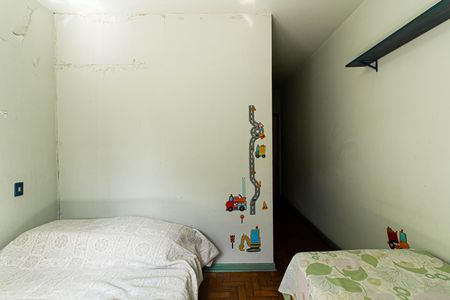 Casa à venda com 180m², 3 quartos e 2 vagas Casa à venda com 180m², 3 quartos e 2 vagasQuarto 3