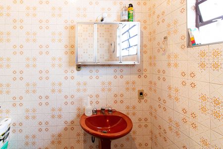 Casa à venda com 180m², 3 quartos e 2 vagas Casa à venda com 180m², 3 quartos e 2 vagasBanheiro