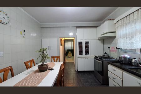 Casa à venda com 173m², 3 quartos e 2 vagasCozinha 