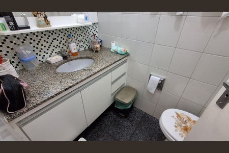 Casa à venda com 173m², 3 quartos e 2 vagasLavabo 