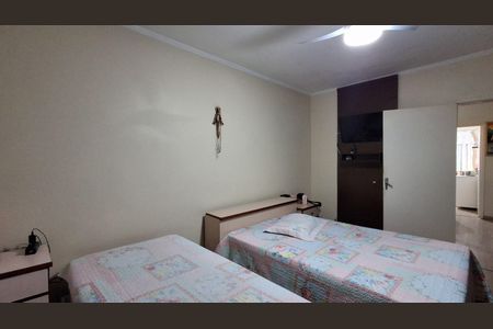 Casa à venda com 173m², 3 quartos e 2 vagasQuarto 3
