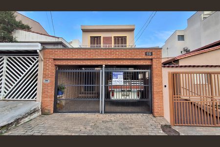Casa à venda com 173m², 3 quartos e 2 vagasFachada 