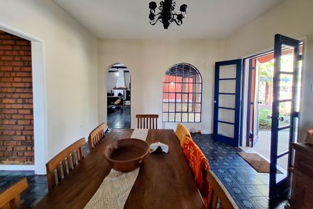 Casa à venda com 150m², 3 quartos e 5 vagas Casa à venda com 150m², 3 quartos e 5 vagasCopa