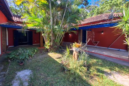 Casa à venda com 150m², 3 quartos e 5 vagas Casa à venda com 150m², 3 quartos e 5 vagasQuintal