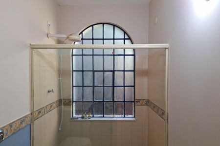 Casa à venda com 150m², 3 quartos e 5 vagas Casa à venda com 150m², 3 quartos e 5 vagasBanheiro Social