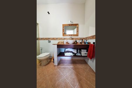 Casa à venda com 150m², 3 quartos e 5 vagas Casa à venda com 150m², 3 quartos e 5 vagasBanheiro da Suíte 1