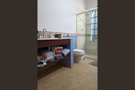 Casa à venda com 150m², 3 quartos e 5 vagas Casa à venda com 150m², 3 quartos e 5 vagasBanheiro Social