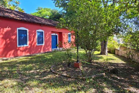 Casa à venda com 150m², 3 quartos e 5 vagas Casa à venda com 150m², 3 quartos e 5 vagasQuintal
