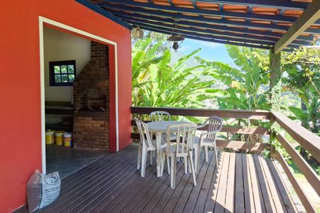 Casa à venda com 150m², 3 quartos e 5 vagas Casa à venda com 150m², 3 quartos e 5 vagasQuintal