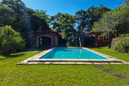 Casa à venda com 150m², 3 quartos e 5 vagas Casa à venda com 150m², 3 quartos e 5 vagasQuintal