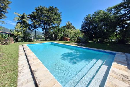 Casa à venda com 150m², 3 quartos e 5 vagas Casa à venda com 150m², 3 quartos e 5 vagasQuintal