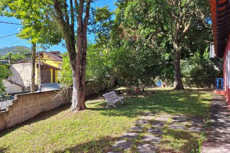 Casa à venda com 150m², 3 quartos e 5 vagas Casa à venda com 150m², 3 quartos e 5 vagasQuintal