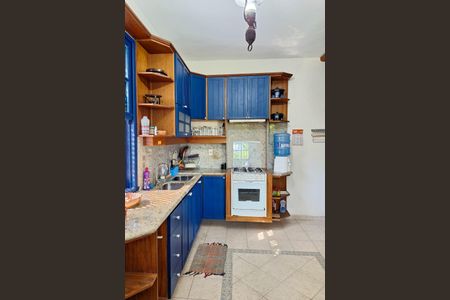 Casa à venda com 150m², 3 quartos e 5 vagas Casa à venda com 150m², 3 quartos e 5 vagasCozinha