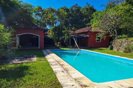 Casa à venda com 150m², 3 quartos e 5 vagas Casa à venda com 150m², 3 quartos e 5 vagasQuintal