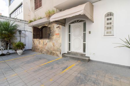 Casa à venda com 270m², 4 quartos e 2 vagas Casa à venda com 270m², 4 quartos e 2 vagasGaragem