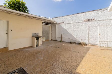 Casa à venda com 270m², 4 quartos e 2 vagas Casa à venda com 270m², 4 quartos e 2 vagasQuintal