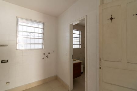 Casa à venda com 270m², 4 quartos e 2 vagas Casa à venda com 270m², 4 quartos e 2 vagasArea de Serviço