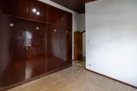Casa à venda com 270m², 4 quartos e 2 vagas Casa à venda com 270m², 4 quartos e 2 vagasSuíte