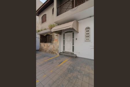 Casa à venda com 270m², 4 quartos e 2 vagas Casa à venda com 270m², 4 quartos e 2 vagasGaragem