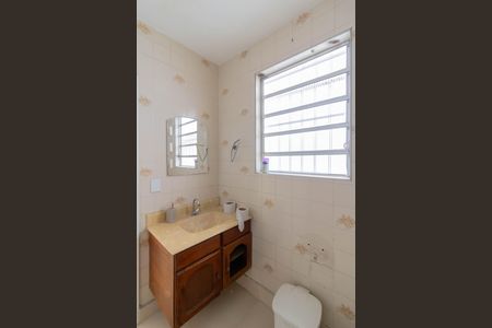 Casa à venda com 270m², 4 quartos e 2 vagas Casa à venda com 270m², 4 quartos e 2 vagasBanheiro