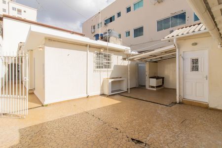 Casa à venda com 270m², 4 quartos e 2 vagas Casa à venda com 270m², 4 quartos e 2 vagasQuintal