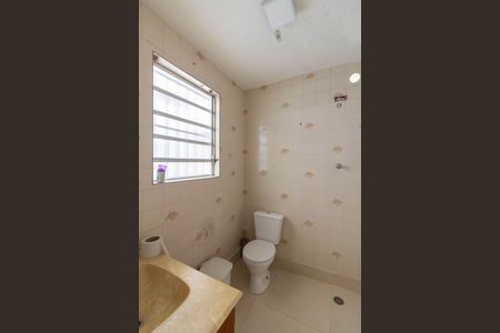 Casa à venda com 270m², 4 quartos e 2 vagas Casa à venda com 270m², 4 quartos e 2 vagasBanheiro