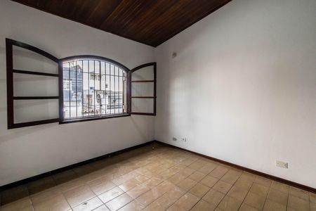 Casa à venda com 270m², 4 quartos e 2 vagas Casa à venda com 270m², 4 quartos e 2 vagasSuíte
