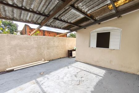 Casa à venda com 90m², 2 quartos e 1 vaga Casa à venda com 90m², 2 quartos e 1 vagaQuintal - Garagem