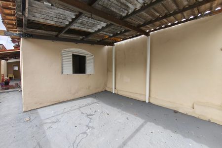 Casa à venda com 90m², 2 quartos e 1 vaga Casa à venda com 90m², 2 quartos e 1 vagaQuintal - Garagem