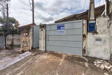 Casa à venda com 90m², 2 quartos e 1 vaga Casa à venda com 90m², 2 quartos e 1 vagaFachada