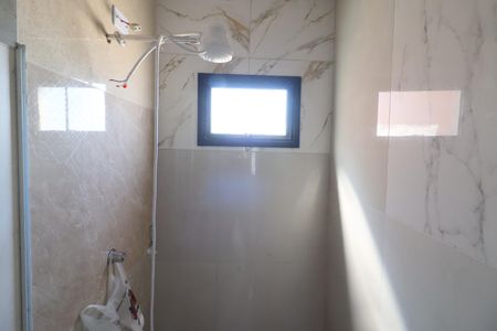Banheiro de casa para alugar com 1 quarto, 43m² em Vila Menck, Osasco