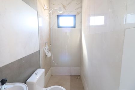 Banheiro de casa para alugar com 1 quarto, 43m² em Vila Menck, Osasco