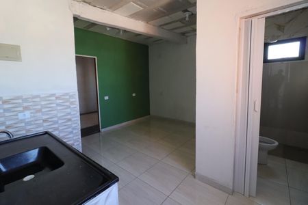 Sala/Cozinha de casa para alugar com 1 quarto, 43m² em Vila Menck, Osasco