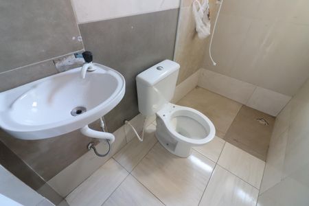 Banheiro de casa para alugar com 1 quarto, 43m² em Vila Menck, Osasco