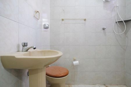 Casa para alugar com 55m², 1 quarto e sem vagaBanheiro da suíte