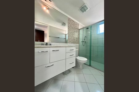 Apartamento à venda com 134m², 3 quartos e 2 vagasBanheiro da Suíte 3
