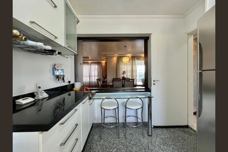 Apartamento à venda com 134m², 3 quartos e 2 vagasCozinha