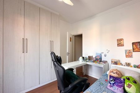Casa à venda com 252m², 4 quartos e 2 vagas Casa à venda com 252m², 4 quartos e 2 vagasQuarto