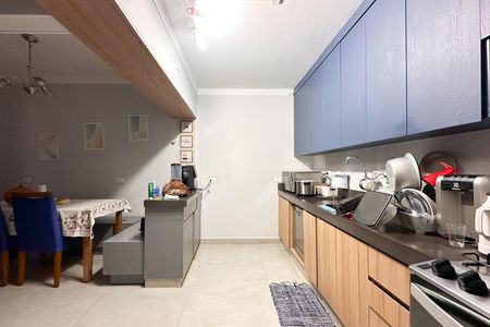 Casa à venda com 252m², 4 quartos e 2 vagas Casa à venda com 252m², 4 quartos e 2 vagasCozinha