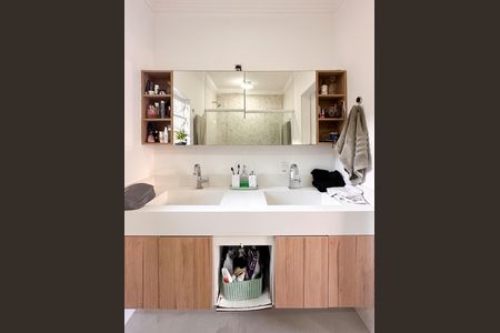 Casa à venda com 252m², 4 quartos e 2 vagas Casa à venda com 252m², 4 quartos e 2 vagasBanheiro da Suíte 1