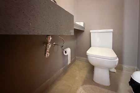 Casa à venda com 252m², 4 quartos e 2 vagas Casa à venda com 252m², 4 quartos e 2 vagasLavabo