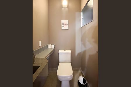Casa à venda com 252m², 4 quartos e 2 vagas Casa à venda com 252m², 4 quartos e 2 vagasLavabo