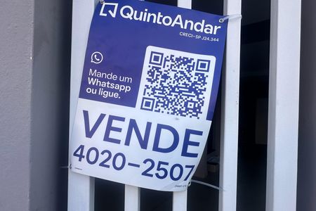 Casa à venda com 252m², 4 quartos e 2 vagas Casa à venda com 252m², 4 quartos e 2 vagasPlaca