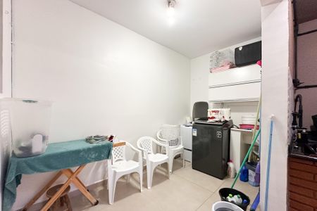 Casa à venda com 252m², 4 quartos e 2 vagas Casa à venda com 252m², 4 quartos e 2 vagasÁrea de Serviço
