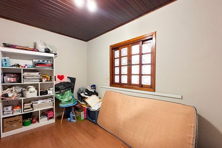 Casa à venda com 252m², 4 quartos e 2 vagas Casa à venda com 252m², 4 quartos e 2 vagasQuarto de Serviço