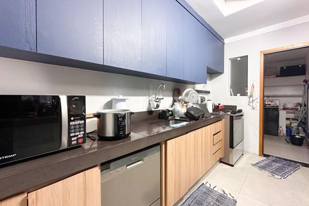 Casa à venda com 252m², 4 quartos e 2 vagas Casa à venda com 252m², 4 quartos e 2 vagasCozinha