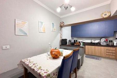 Casa à venda com 252m², 4 quartos e 2 vagas Casa à venda com 252m², 4 quartos e 2 vagasCopa