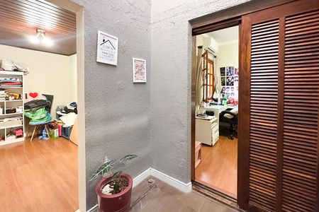 Casa à venda com 252m², 4 quartos e 2 vagas Casa à venda com 252m², 4 quartos e 2 vagasJardim de Inverno