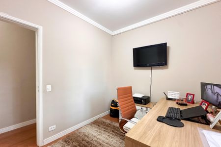 Casa à venda com 252m², 4 quartos e 2 vagas Casa à venda com 252m², 4 quartos e 2 vagasEscritório