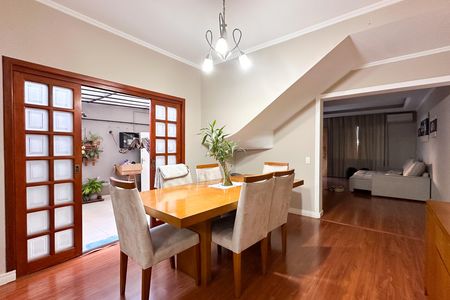 Casa à venda com 252m², 4 quartos e 2 vagas Casa à venda com 252m², 4 quartos e 2 vagasSala de Jantar